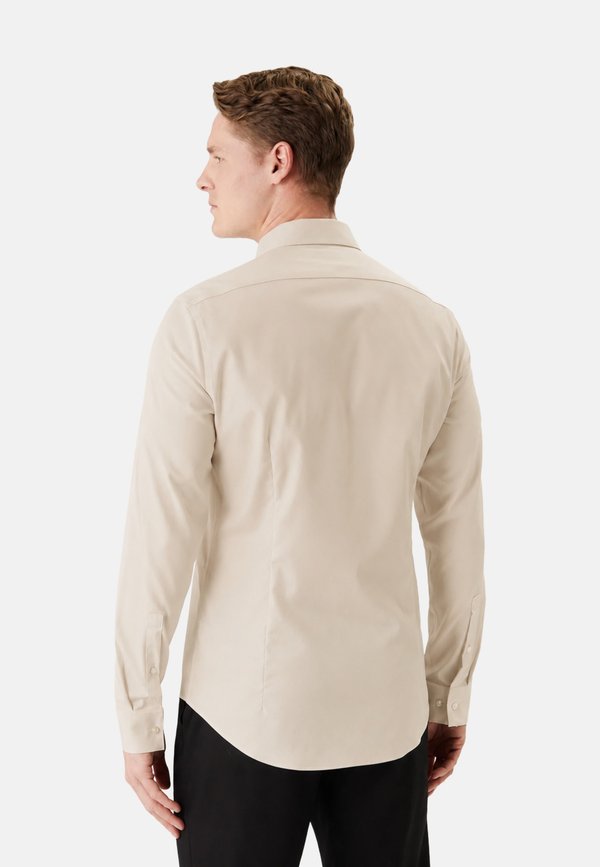 Calvin Klein SLIM FIT