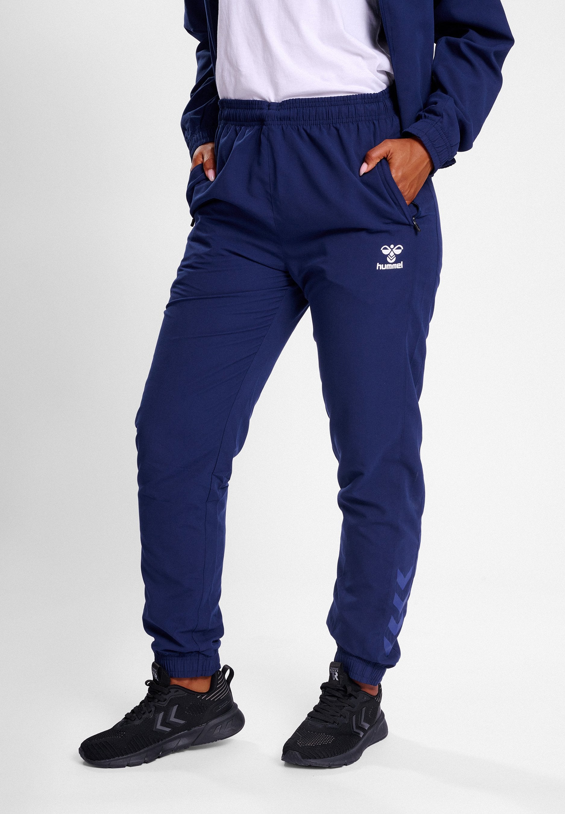 Hummel TRAVEL
