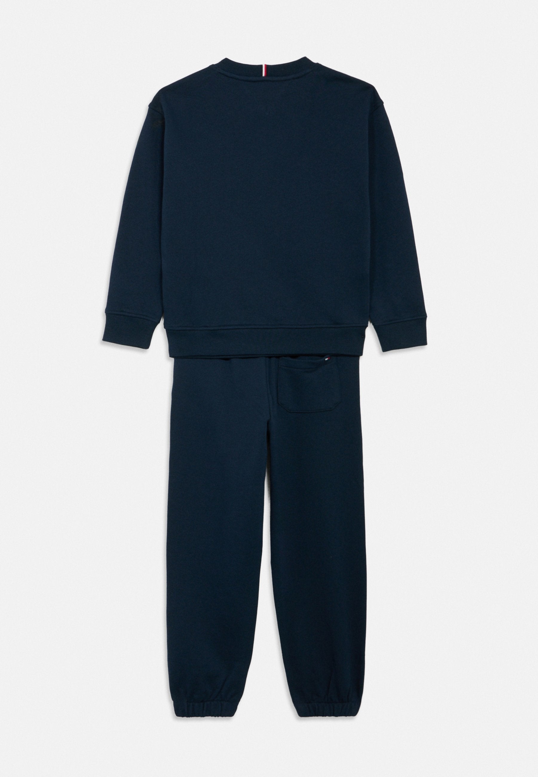 HERITAGE FLAG SWEATSHIRT AND JOGGERS SET Media 4