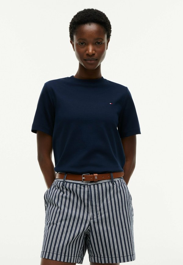 Tommy Hilfiger INTERLOCK BOXY C-NK SS TEE - INTERLOCK ESS - Basic T-shirt - dark blue