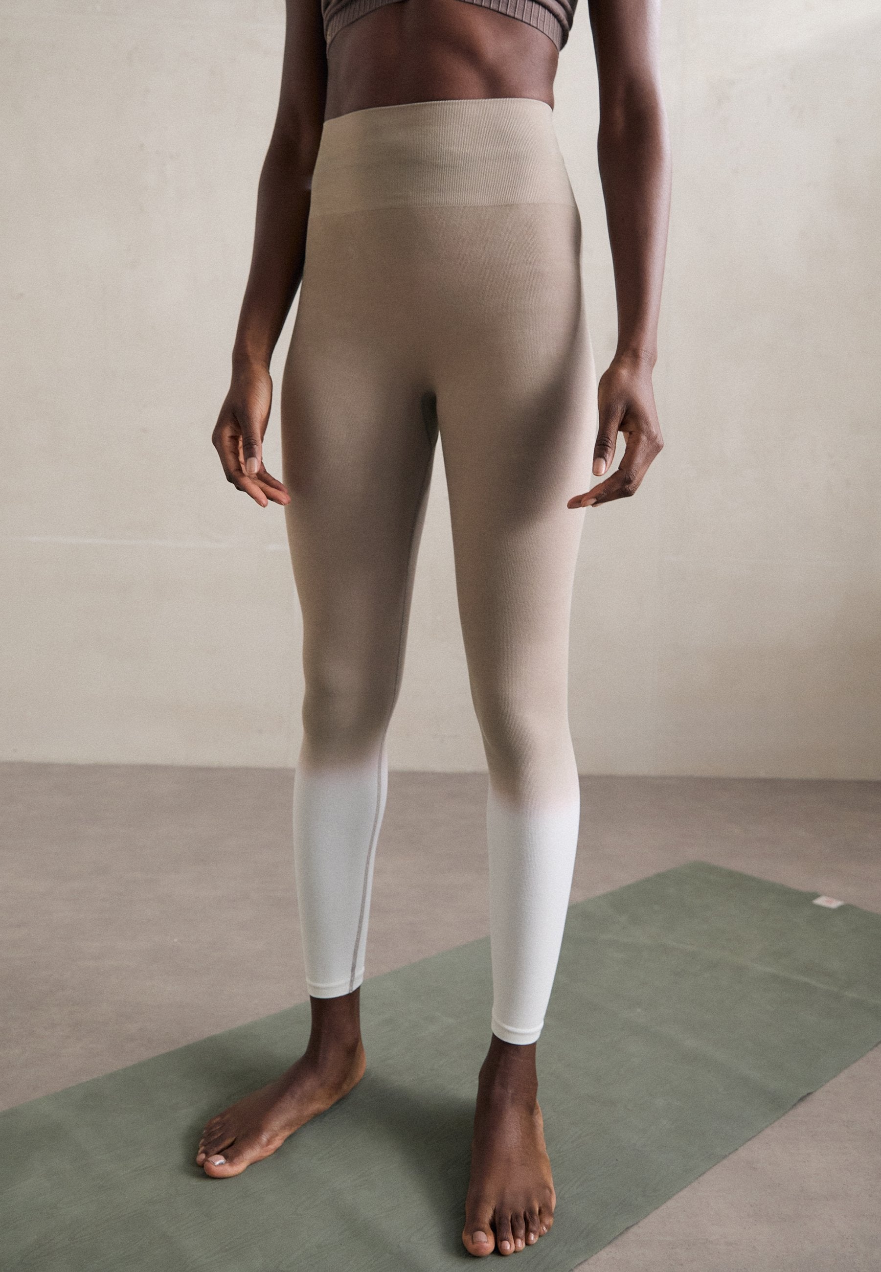 Yogasearcher KAVALI