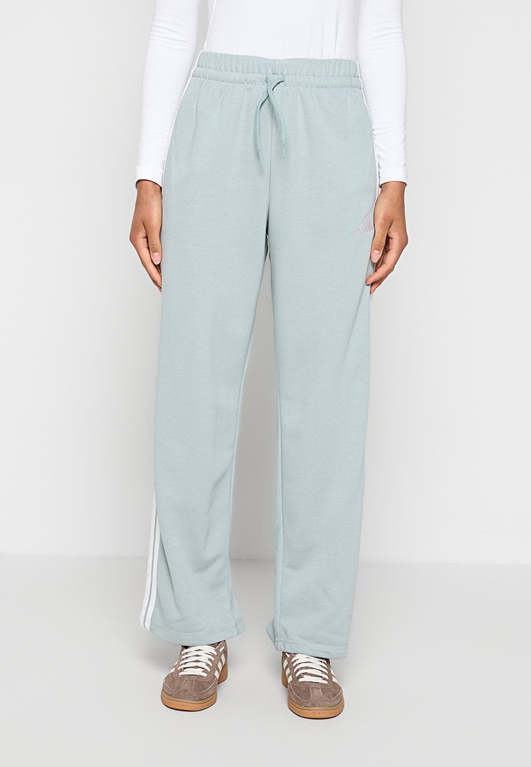 adidas Sportswear ESSENTIALS 3 STRIPES OPEN HEM PANTS