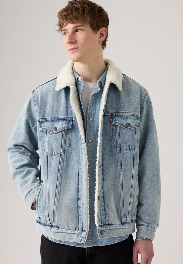 Levi's® RELAXED FIT