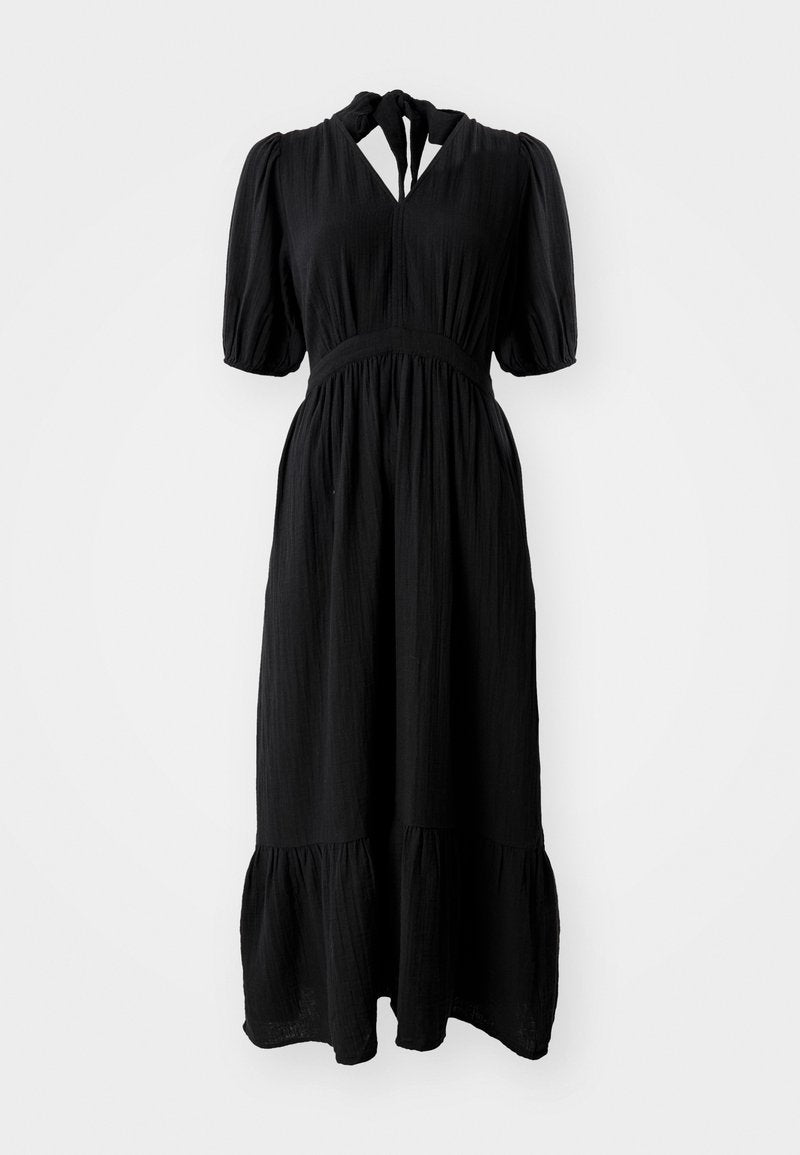 Schwarzes Kleid aus strukturiertem Stoff mit mittellangen, puffigen Ärmeln, einem Schlüsselloch-Ausschnitt und einem gestuften Saum. Mit einem elastischen Taillenbund.
