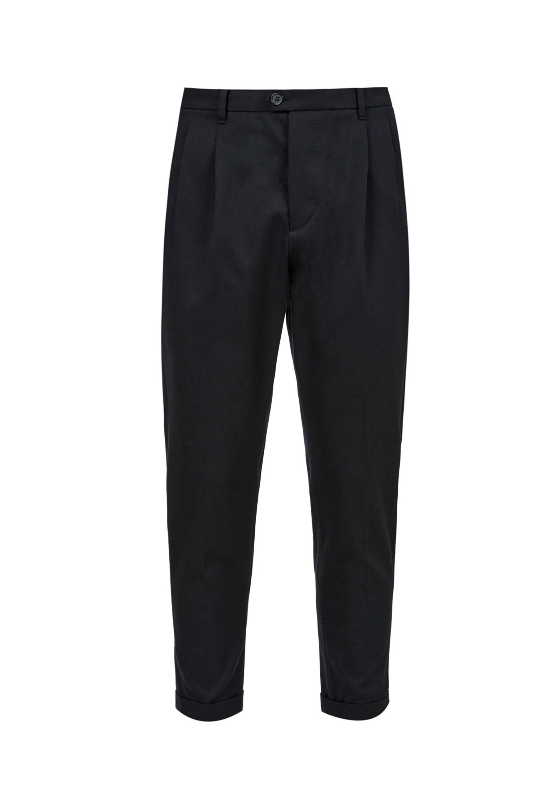 Schwarze Hose aus einem glatten Stoff, mit einem gefalteten Vorderteil, schmalem Schnitt und umgeschlagenen Säumen. Einfache Knopfverschluss an der Taille.