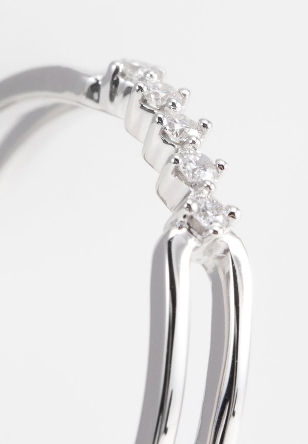 Le Diamantaire 0.05 CT DIAMOND
