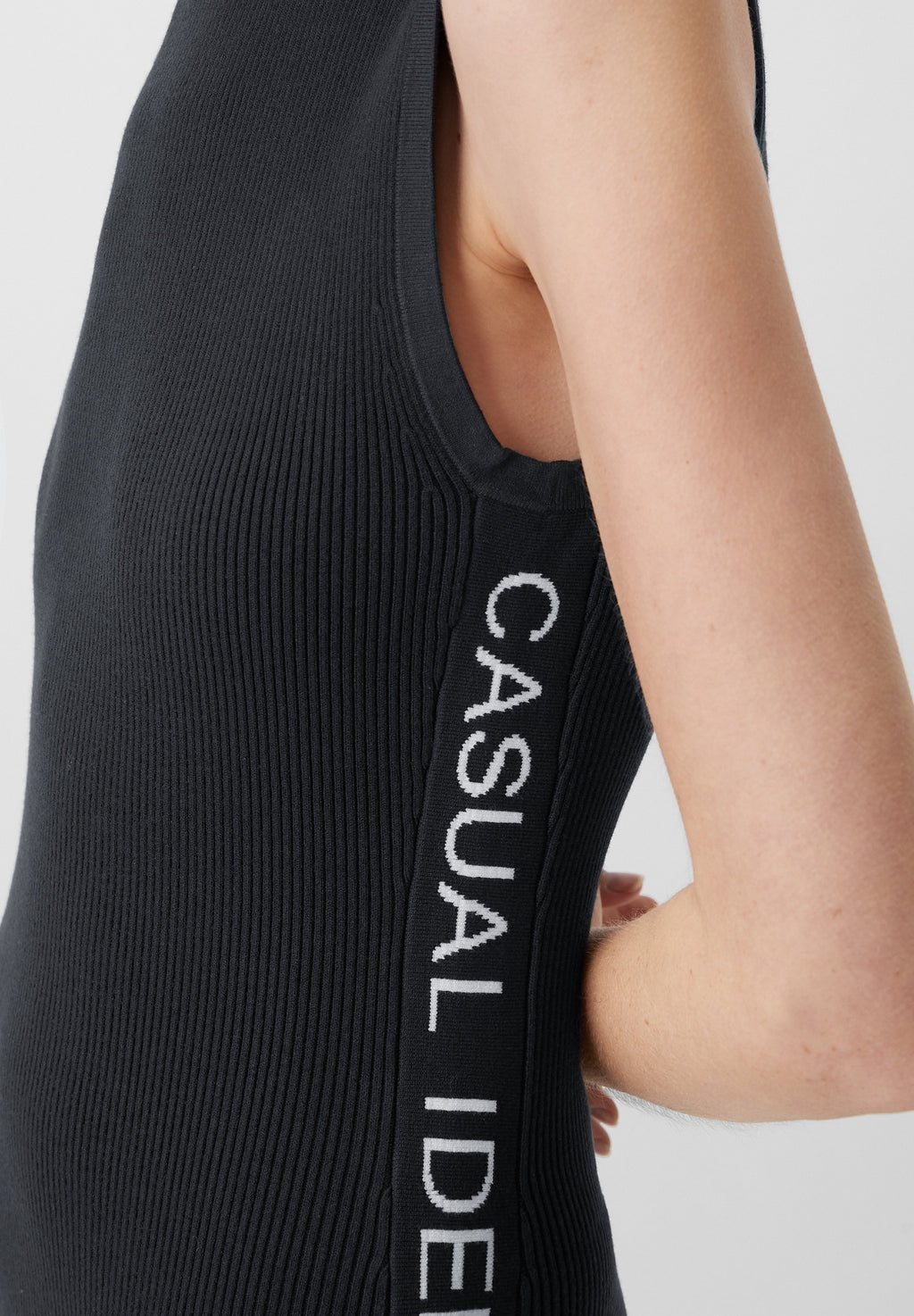 comma casual identity