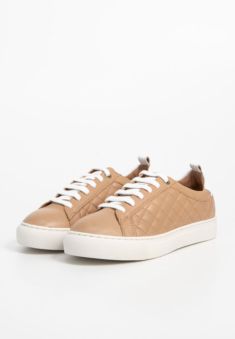 Dune London ESTIE