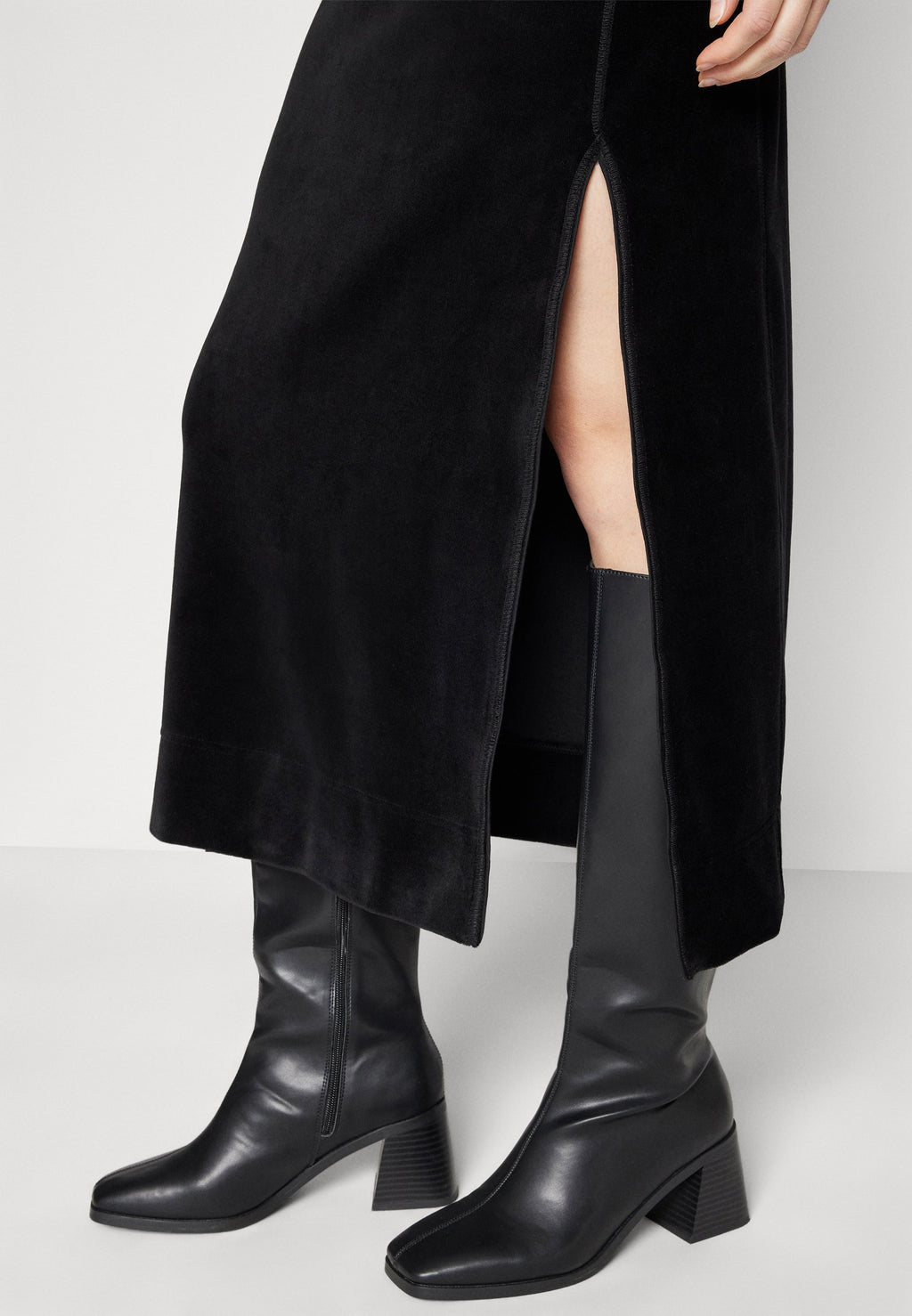 SLIT DRESS Media 6