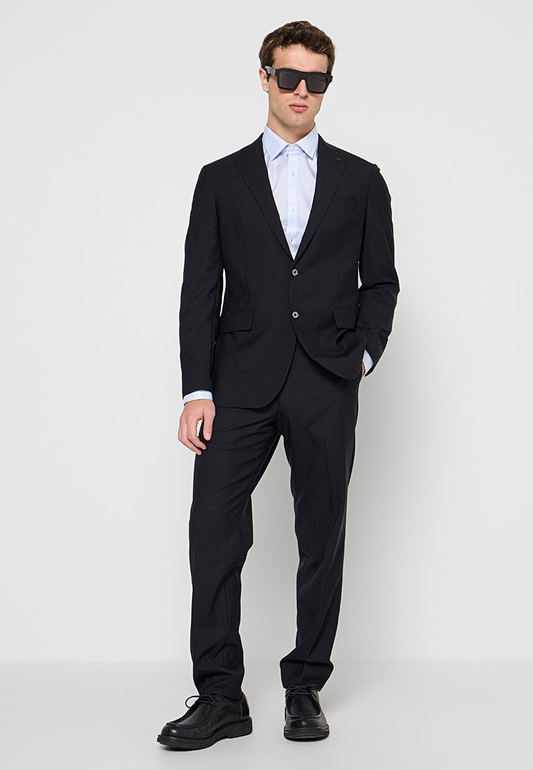 Michael Kors SLIM FIT