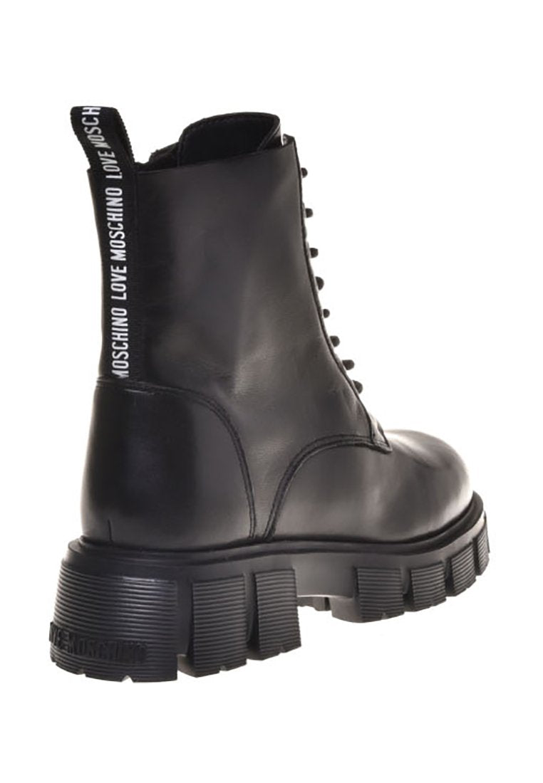 Love Moschino