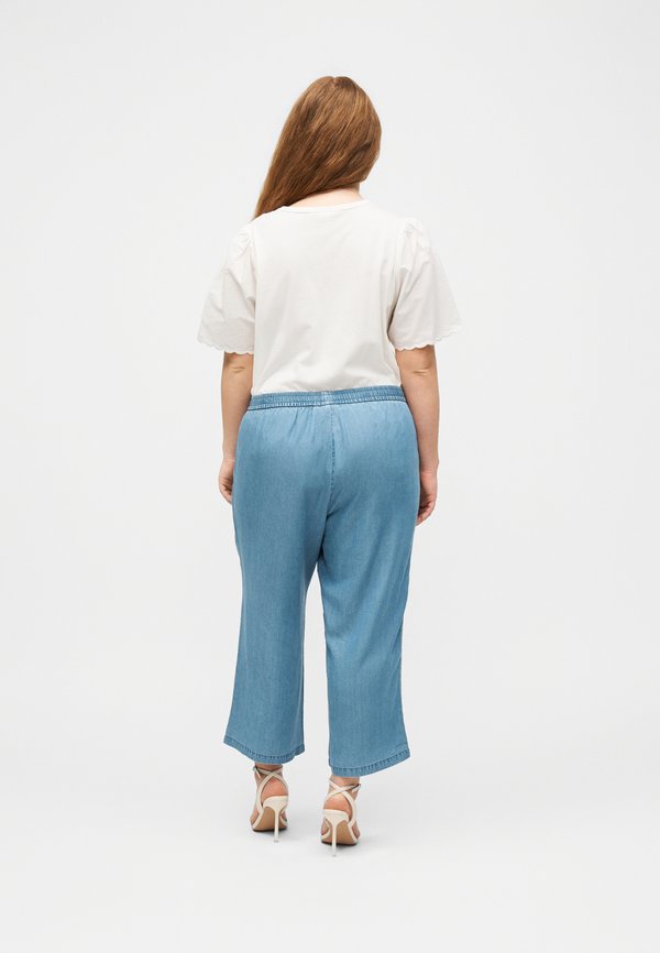 ONLY Carmakoma Wide-leg CARCHARIS cropped fit