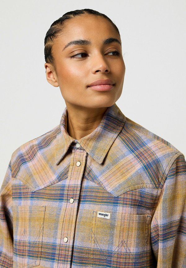 Wrangler LONG SLEEVE LOOSE WESTERN- RELAXED FIT