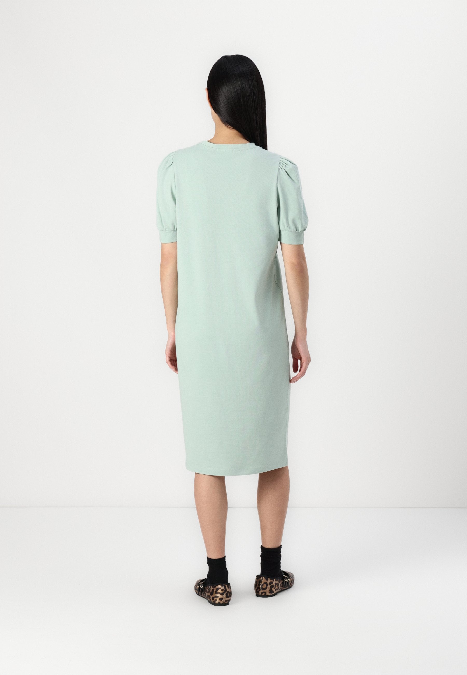 Aware VMKERRY O-NECK VMA