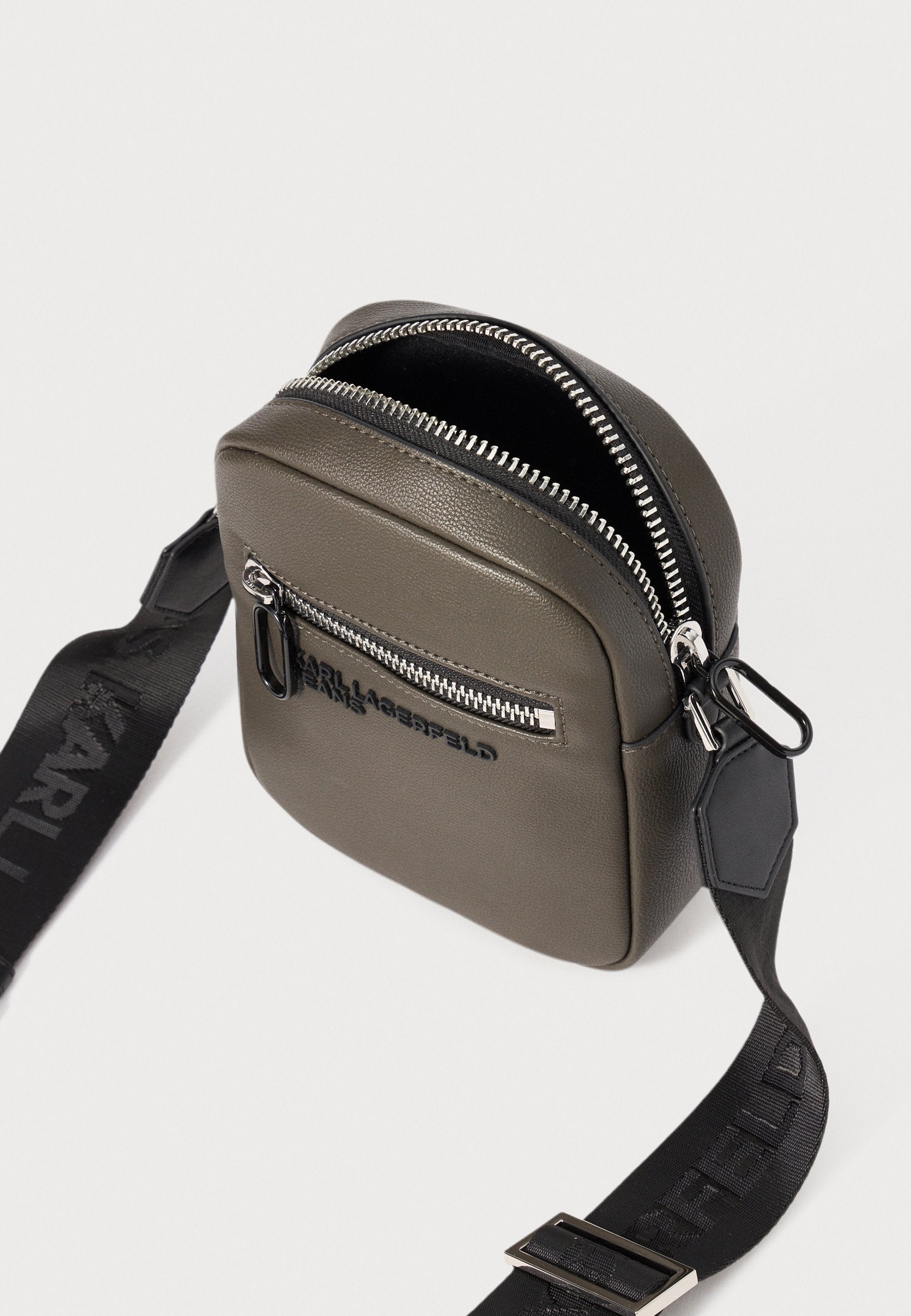 Karl Lagerfeld Jeans ESSENTIAL GRAINY