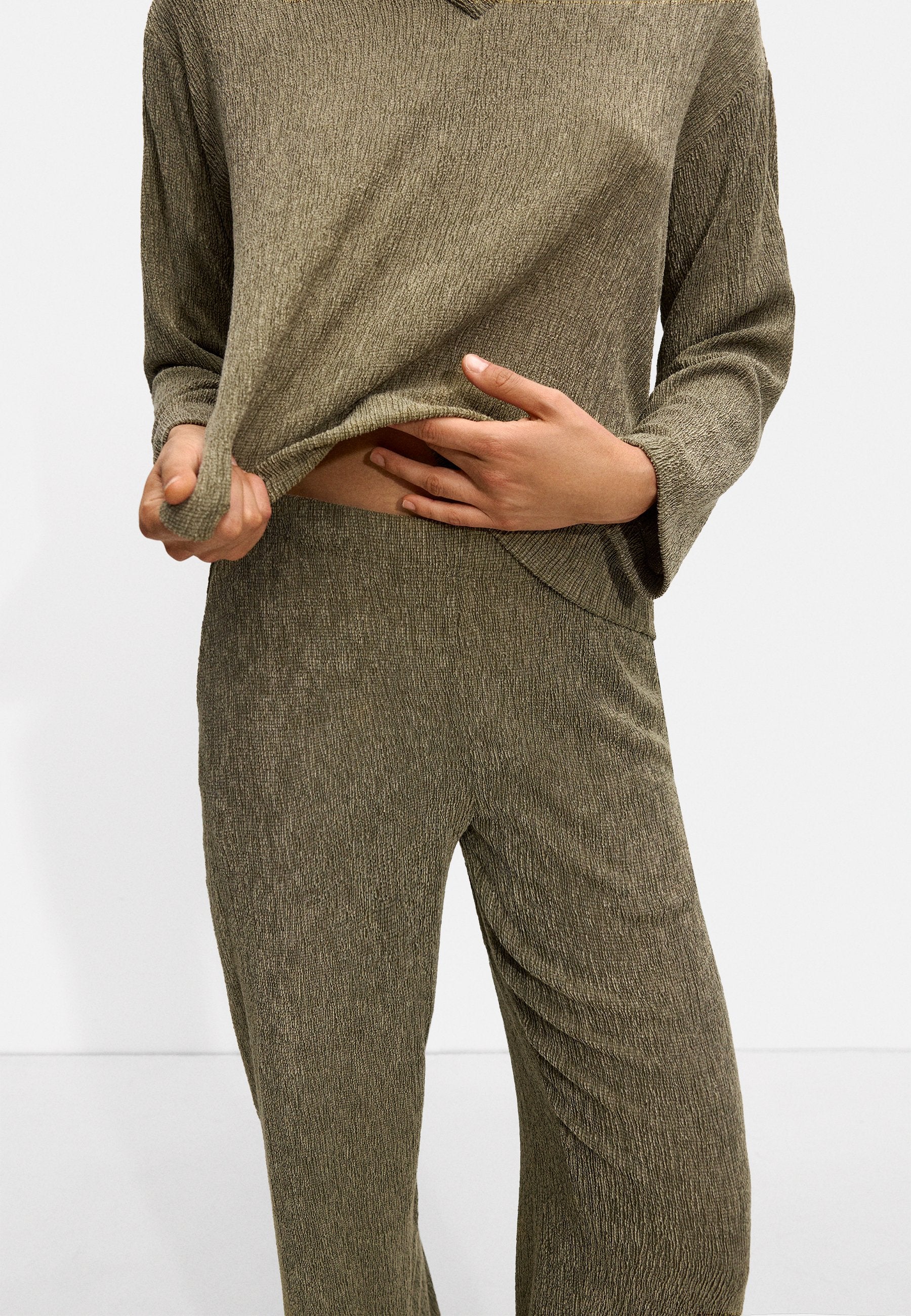 PARFOIS TEXTURED WITH ELASTIC WAISTBAND