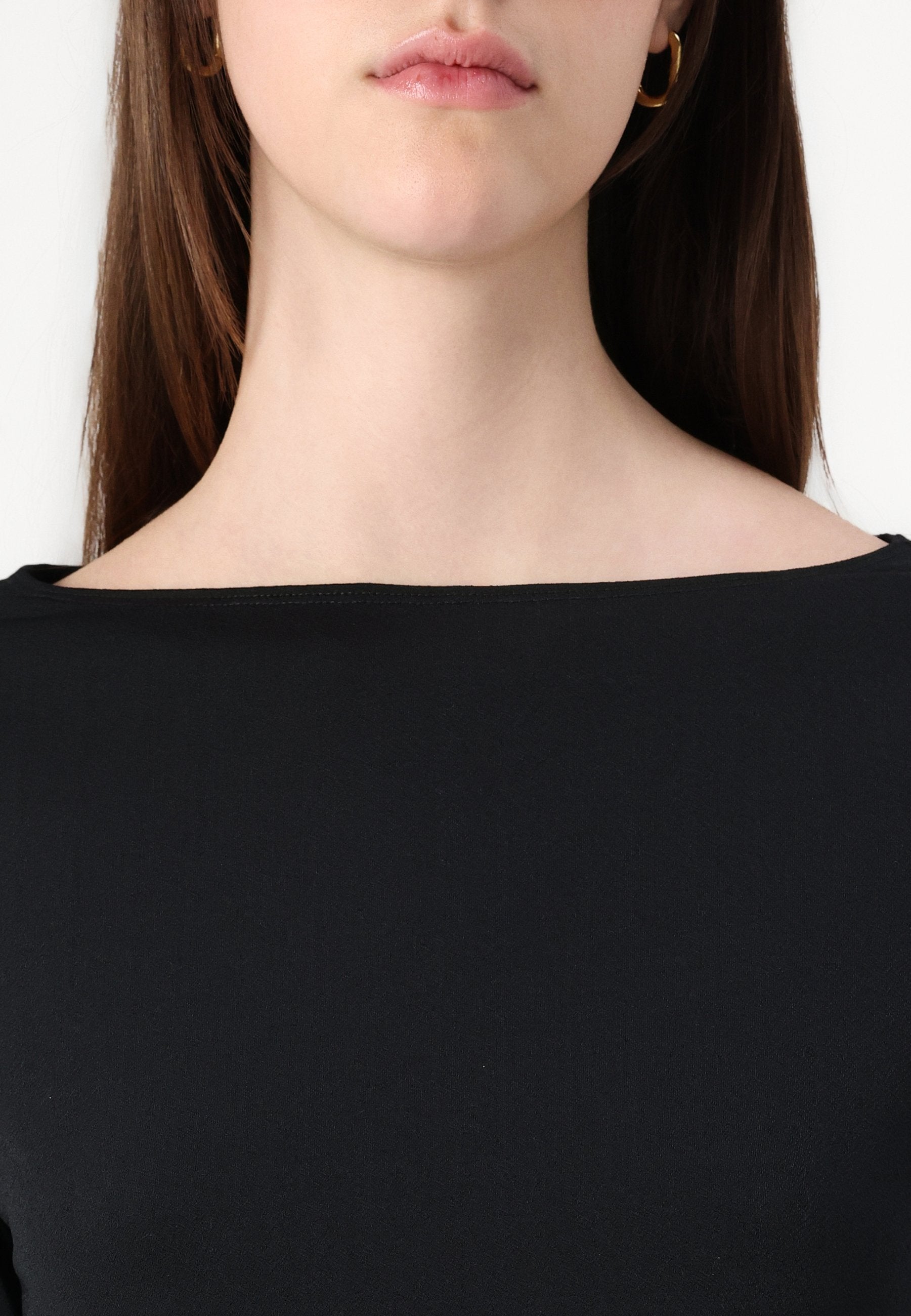 Abercrombie & Fitch Long-Sleeve Asymmetrical Hem Slash Top
