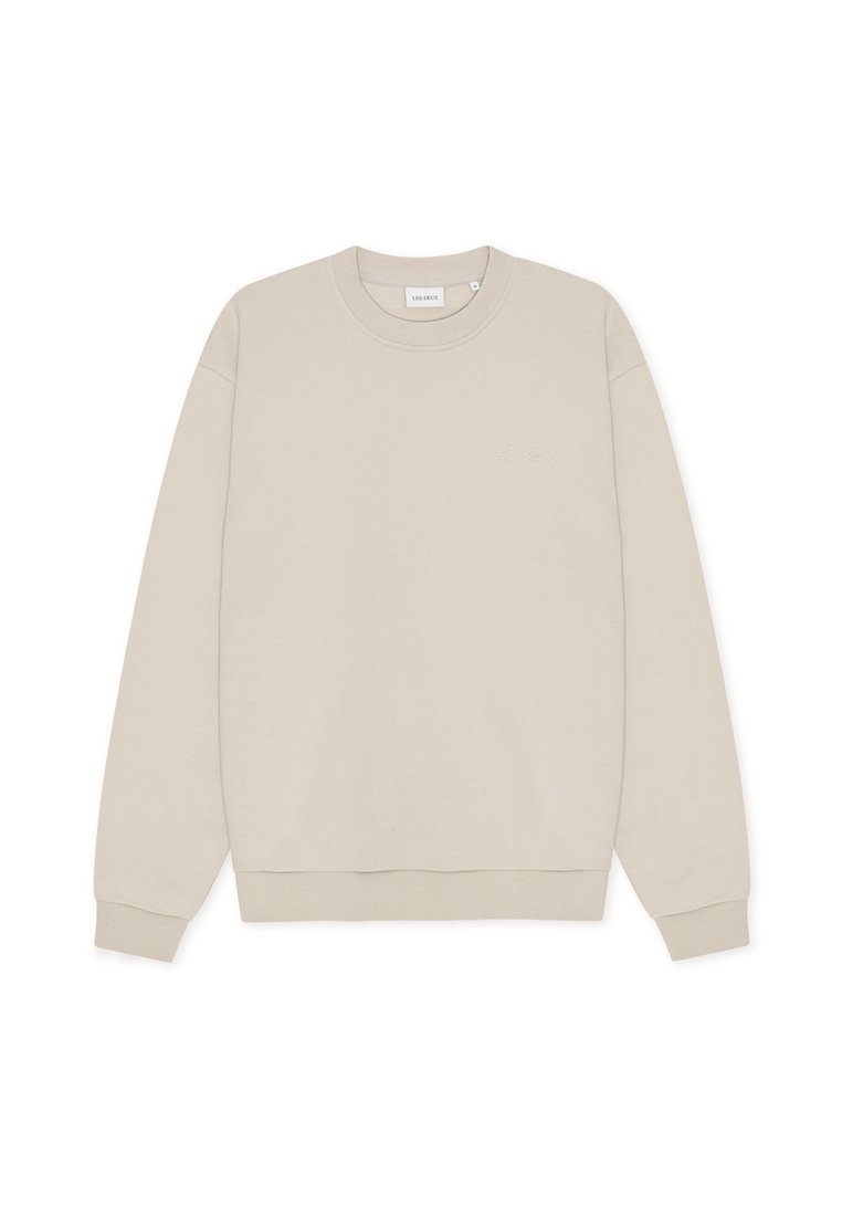 Beiges Sweatshirt aus weichem Stoff mit Rundhalsausschnitt, langen Ärmeln und einem kleinen, aufgestickten Logo auf der Vorderseite.