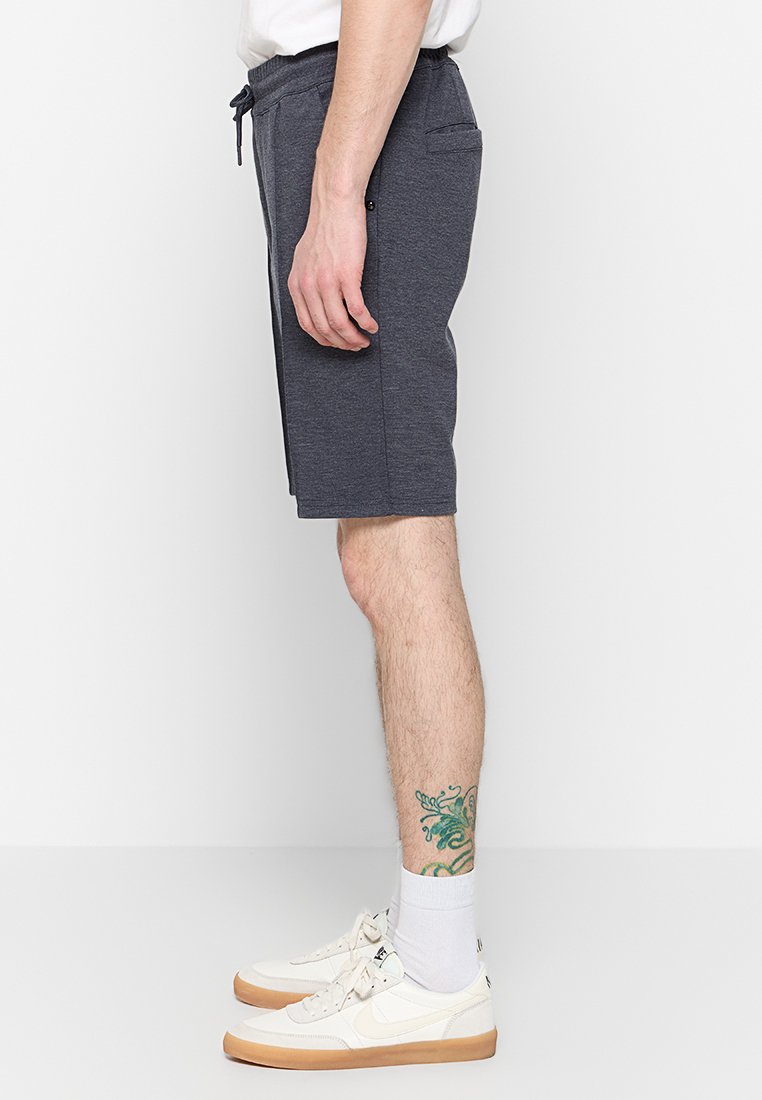 NO EXCESS Shorts Media 2
