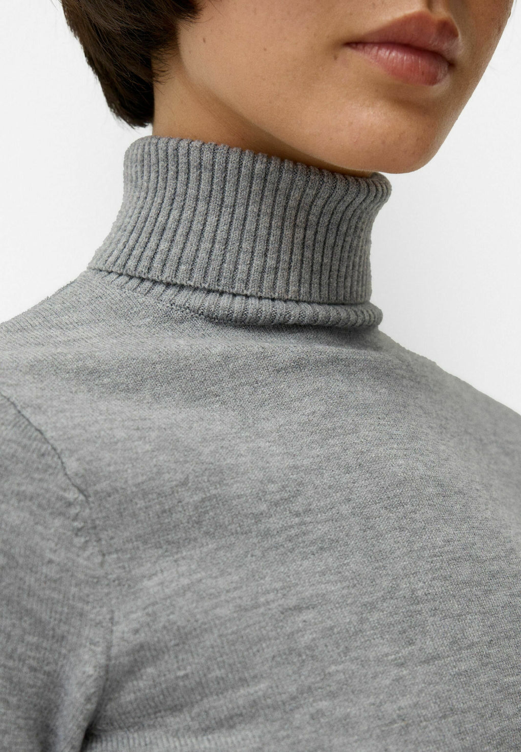 Bershka HIGH NECK