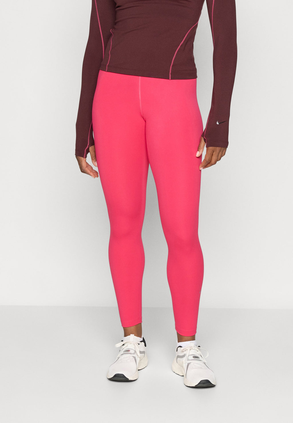 Nike Performance ONE