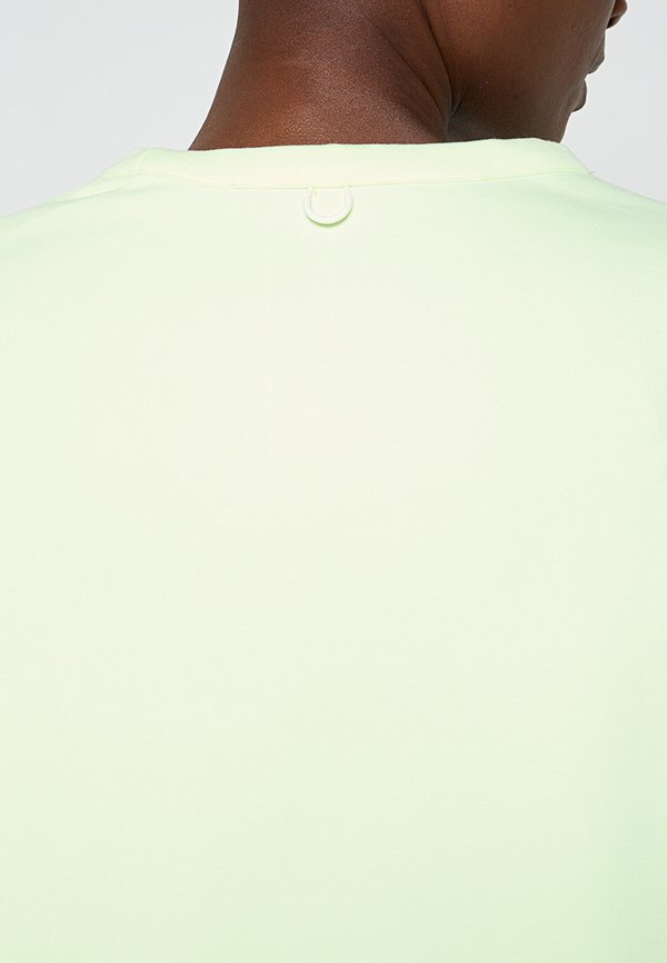 Nike Performance