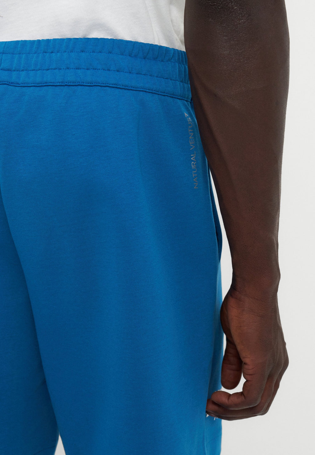 EA7 Emporio Armani Kurze Sporthose Media 6