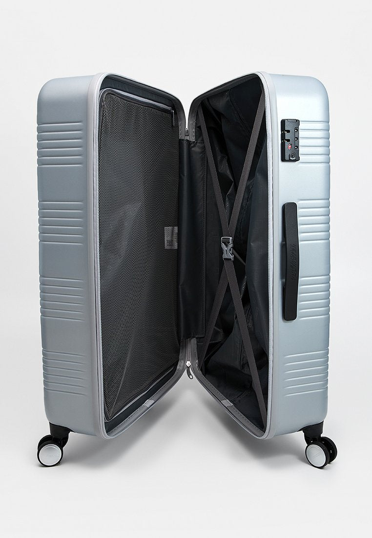 American Tourister SPINNER