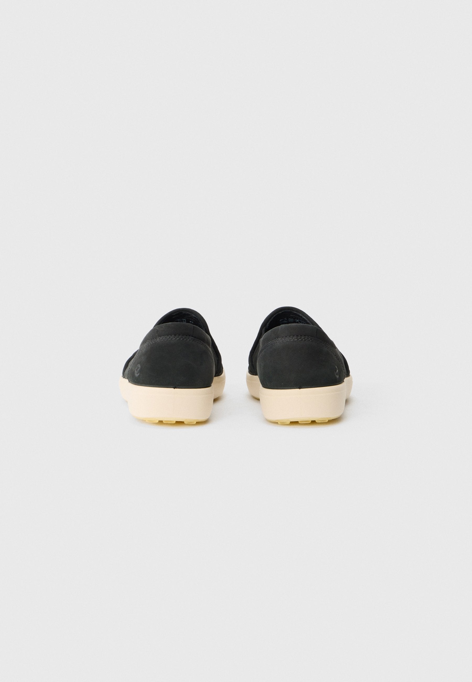 ECCO Slipper Media 3