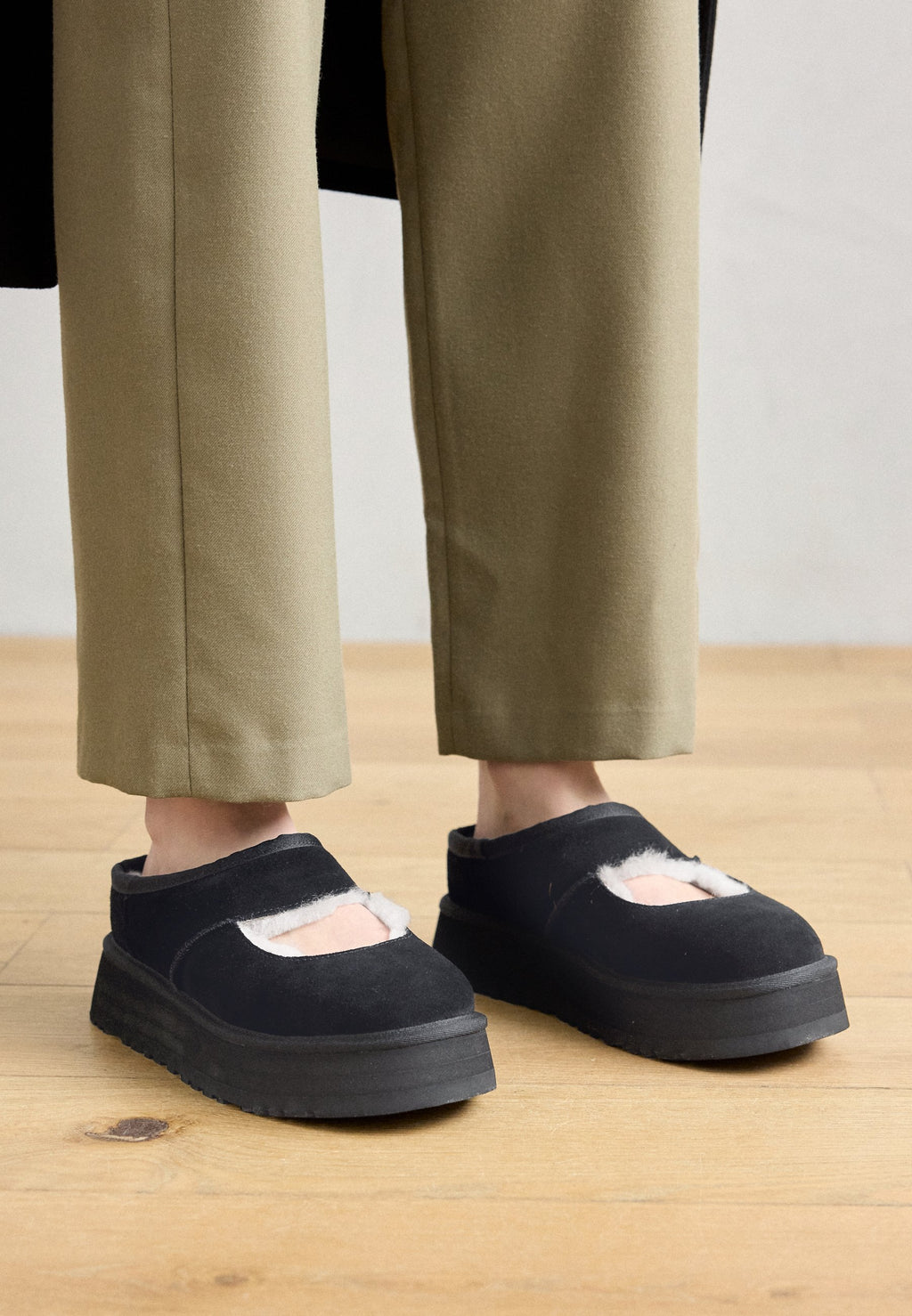 UGG BEA MARY JANE