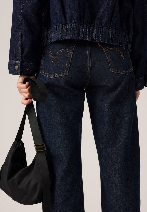 Levi's® ALI  - Cross body bag - caviar