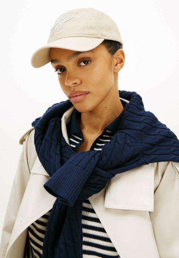 Tommy Hilfiger LOGO EMBROIDERY BASEBALL - Cap - classic beige