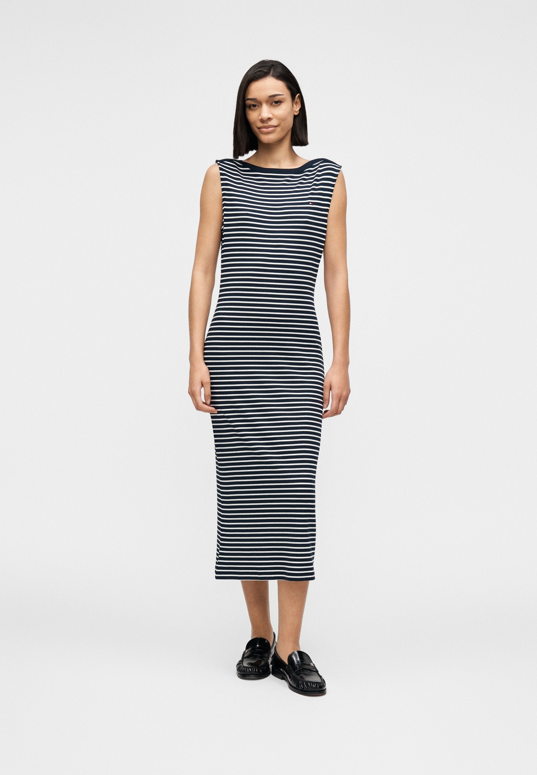 BOAT NECK SLIM MIDI BODYCON DRESS Media 3