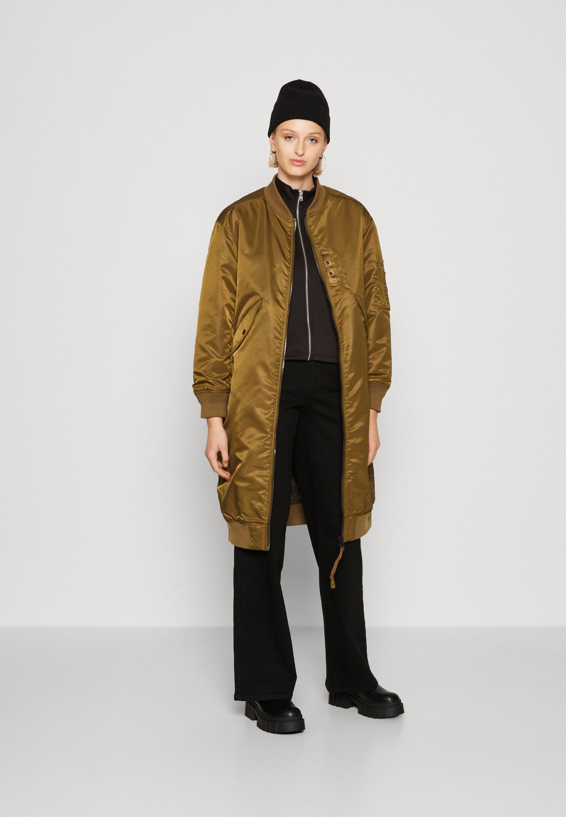 LONG BOMBER WMN Media 2
