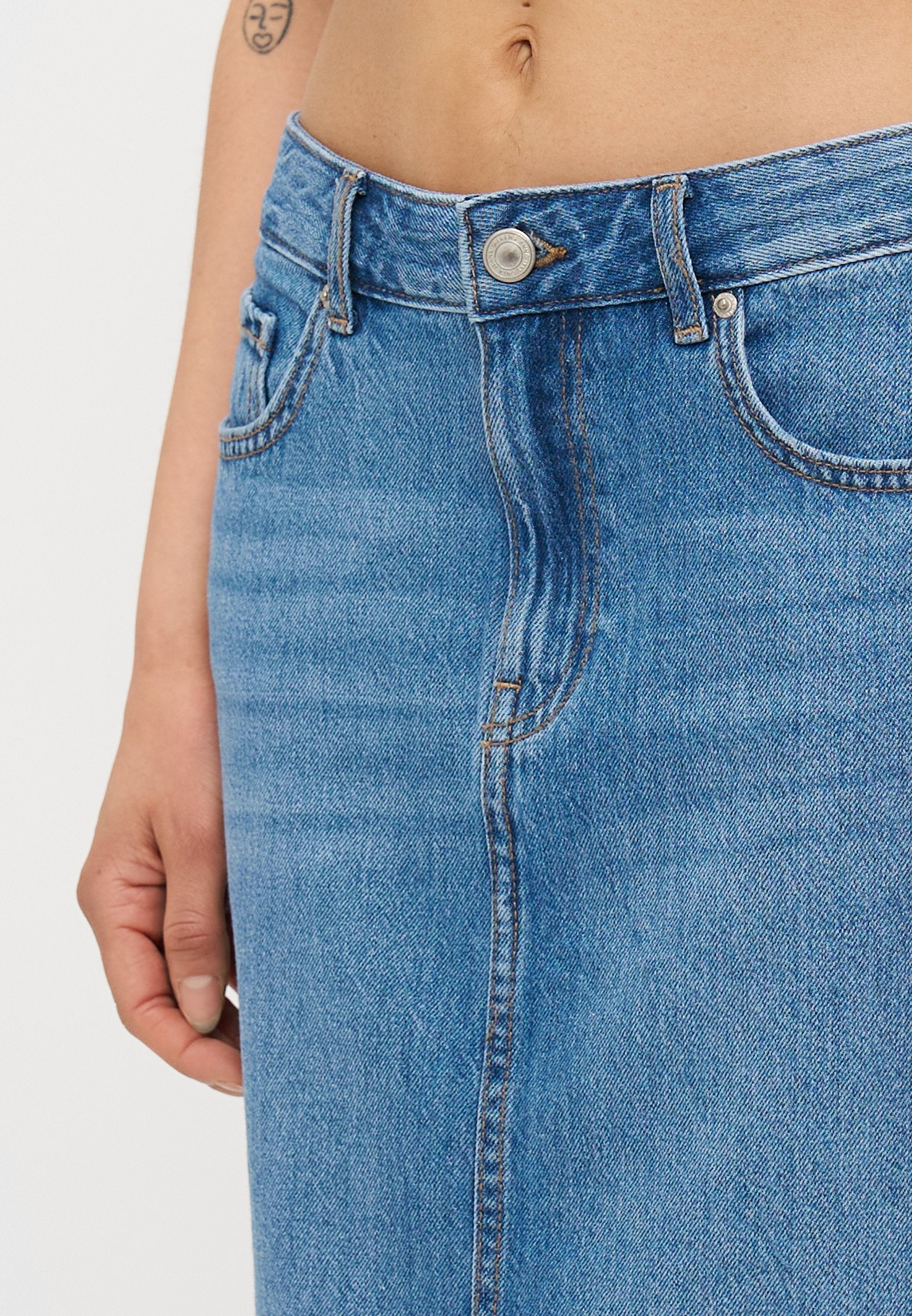 ONLY Petite ONLLUMI MIDI BACK SLIT SKIRT