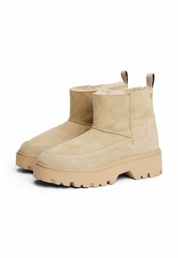 Tommy Hilfiger CLEAT PULL-ON