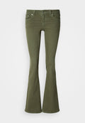 Olivgrüne High-Waist Schlagjeans mit Fronttaschen, Gürtelschlaufen, Knopfverschluss und sichtbaren weißen Nähten vor weißem Hintergrund.
