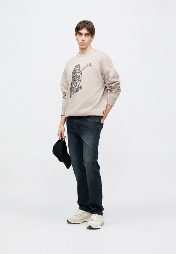 Volcom ISSAM AUPTEL CREW