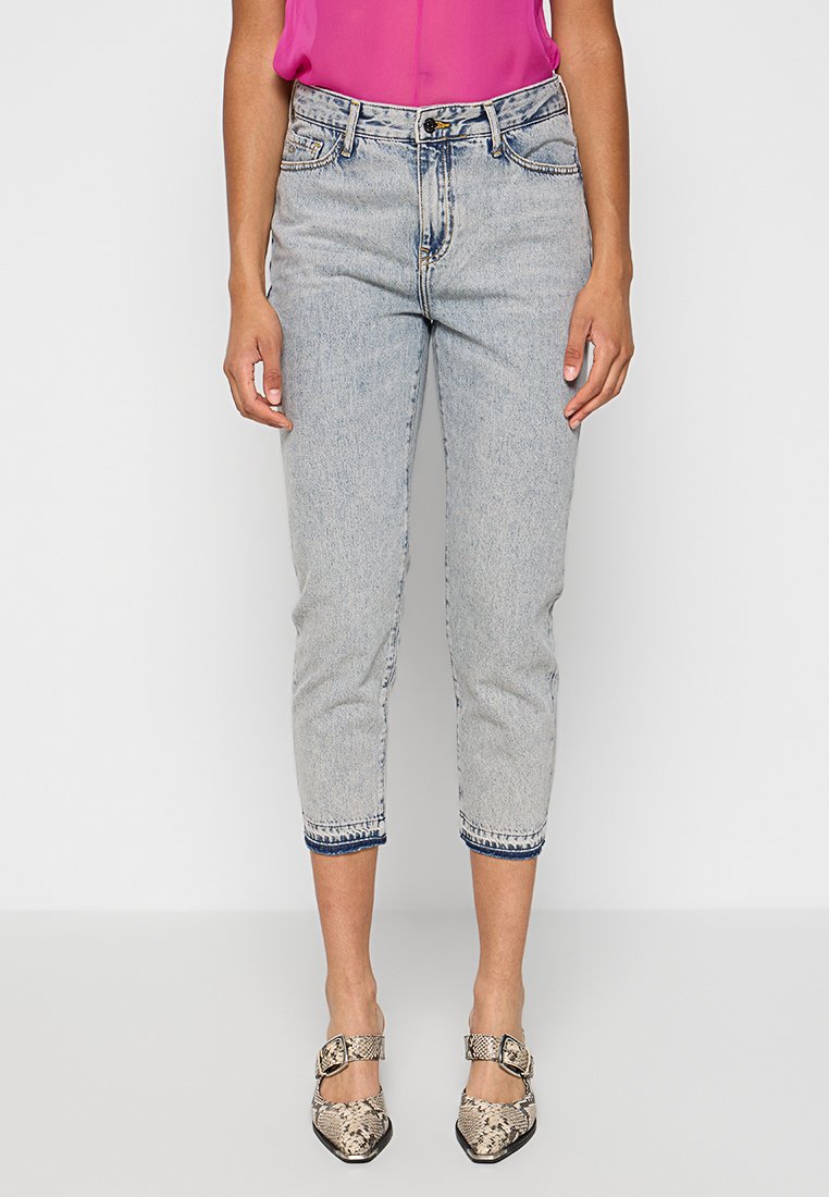 Armani Exchange Jeans Tapered Fit Media 1