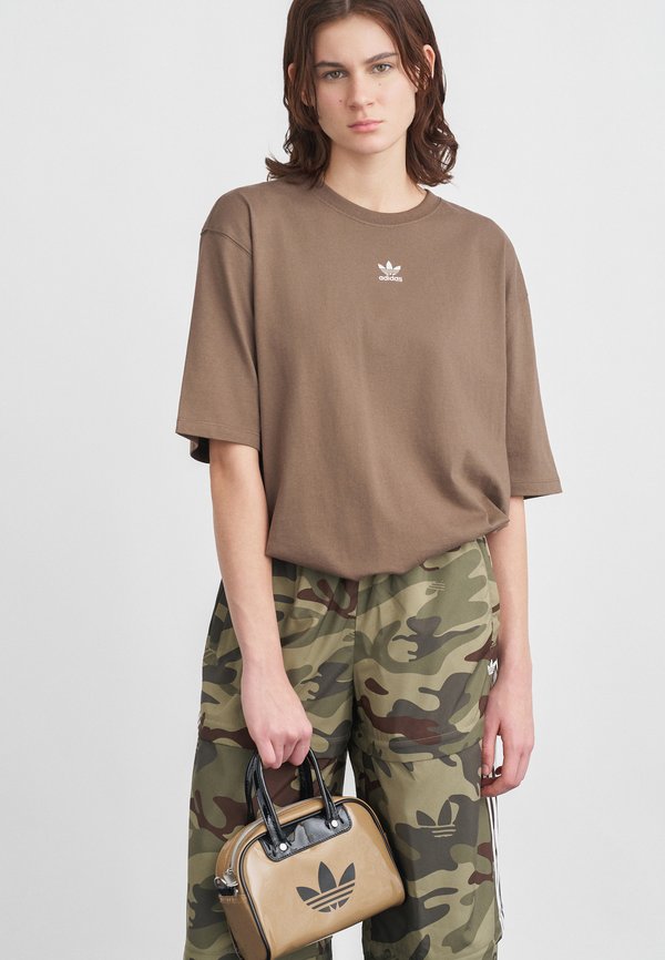 adidas Originals TEE - Basic T-shirt - earth strata