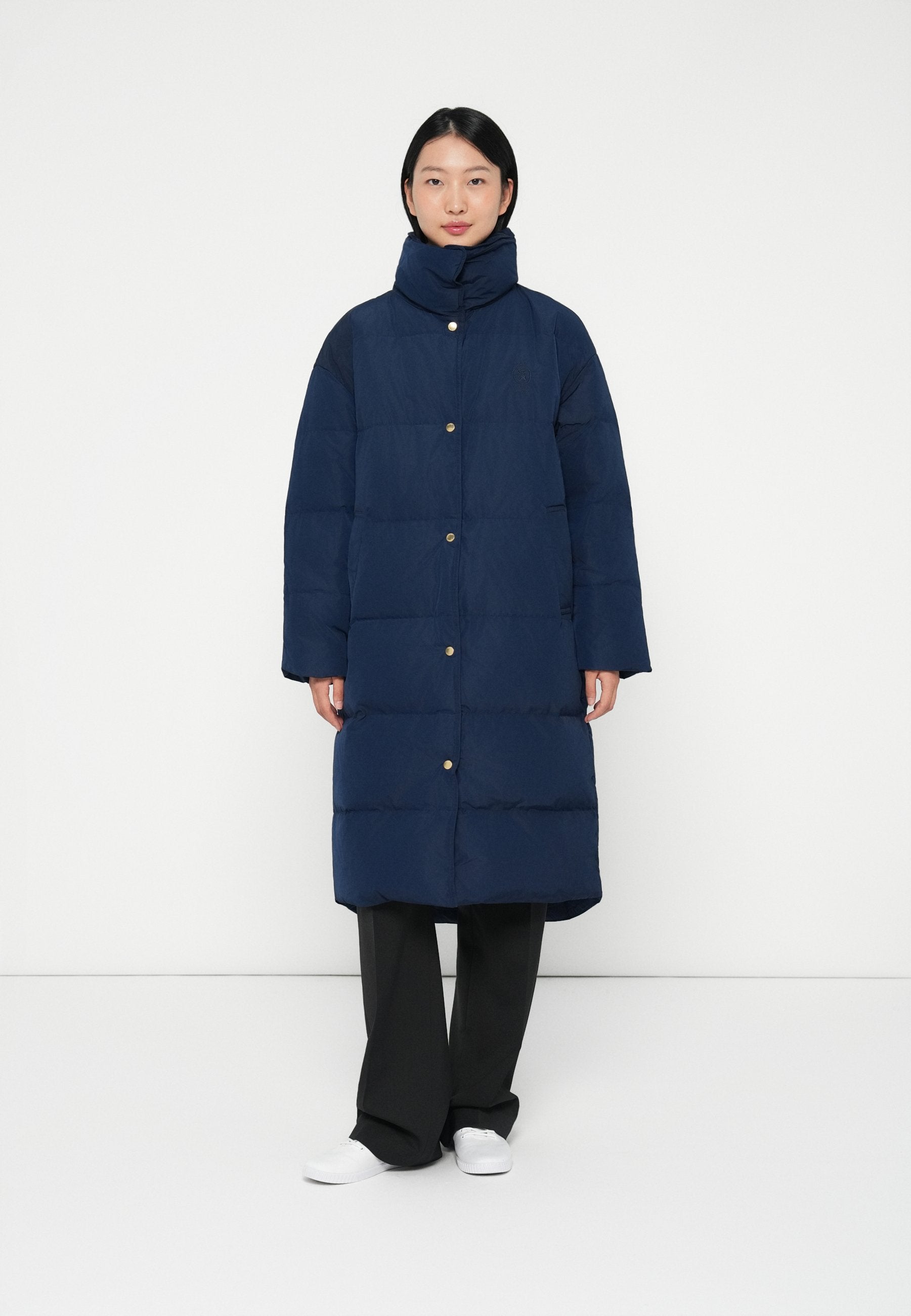 CREST COAT Media 3