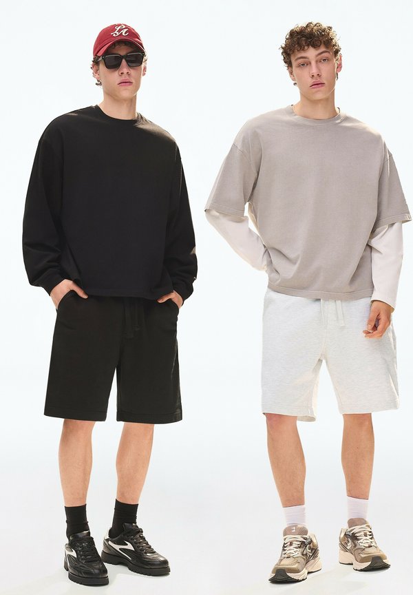 Bershka 2-PACK OF BERMUDA SHORTS - Tracksuit bottoms - white
