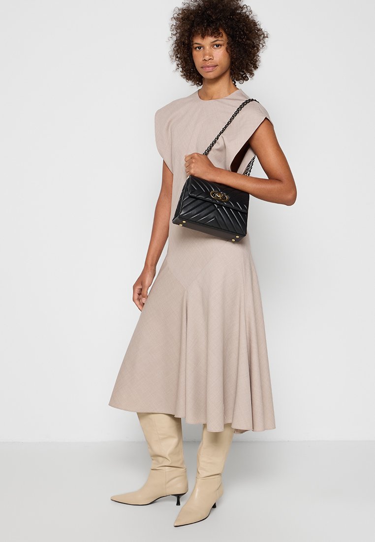 Dune London