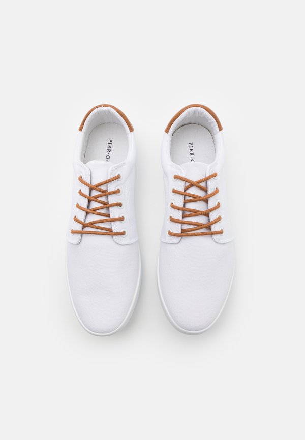 Pier One by Zalando