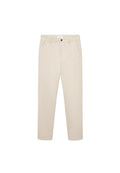 Beige Chinos mit einem geraden Bein. Hergestellt aus leichtem Material, mit Fronttaschen und einem Knopfverschluss. Glatte Textur.