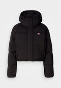 Schwarze, kurz geschnittene Steppjacke mit hohem Kragen, ausgestattet mit einem Markenpatch, elastischen Bündchen und Reißverschlusstaschen an den Seiten.
