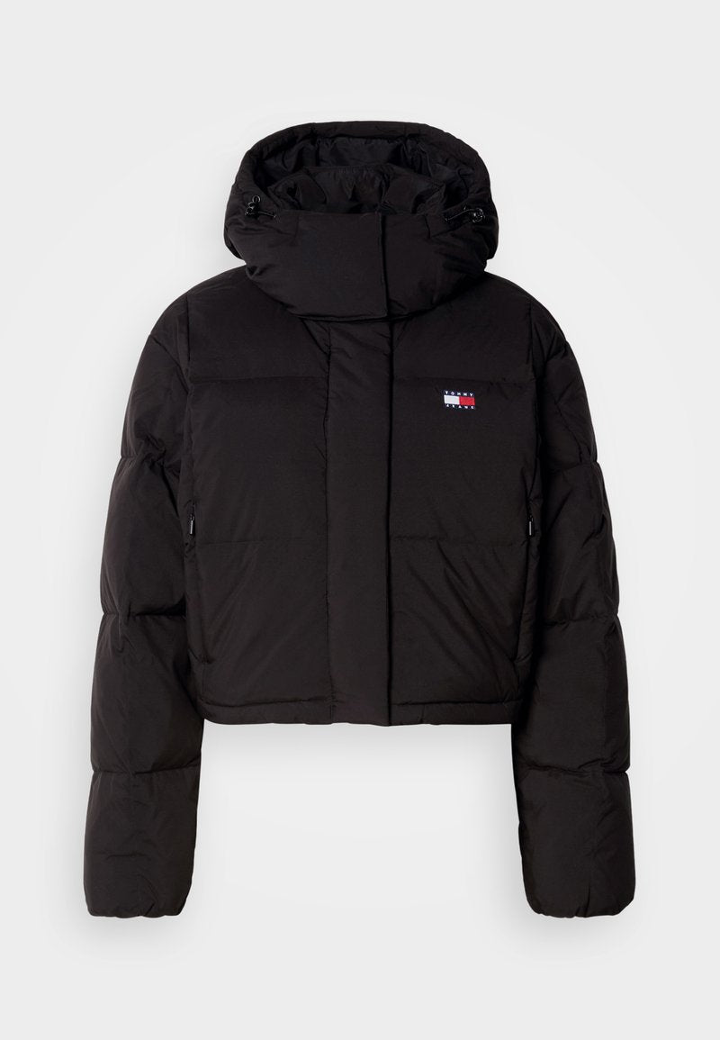 Schwarze, kurz geschnittene Steppjacke mit hohem Kragen, ausgestattet mit einem Markenpatch, elastischen Bündchen und Reißverschlusstaschen an den Seiten.
