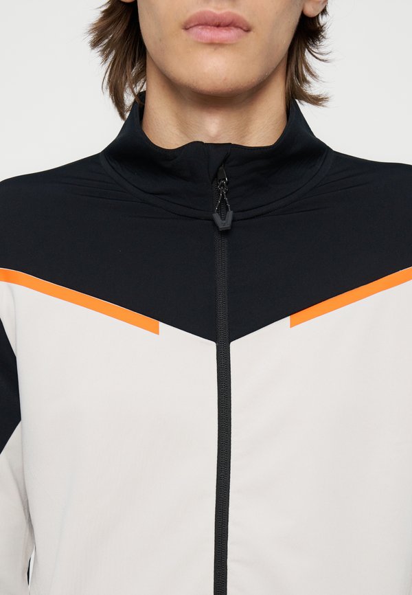 EA7 Emporio Armani