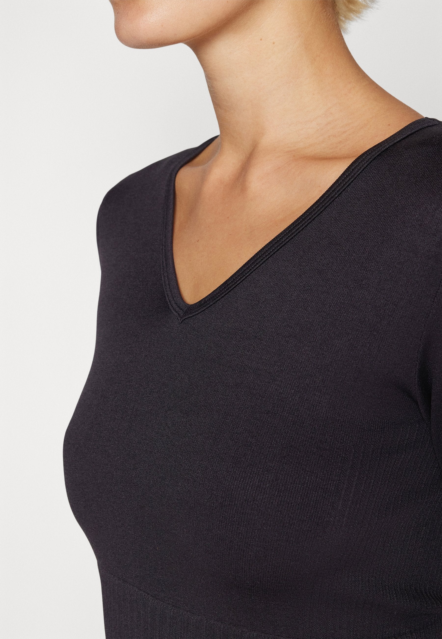 ONLY Play ONPFREE SHORT SEAM TOP