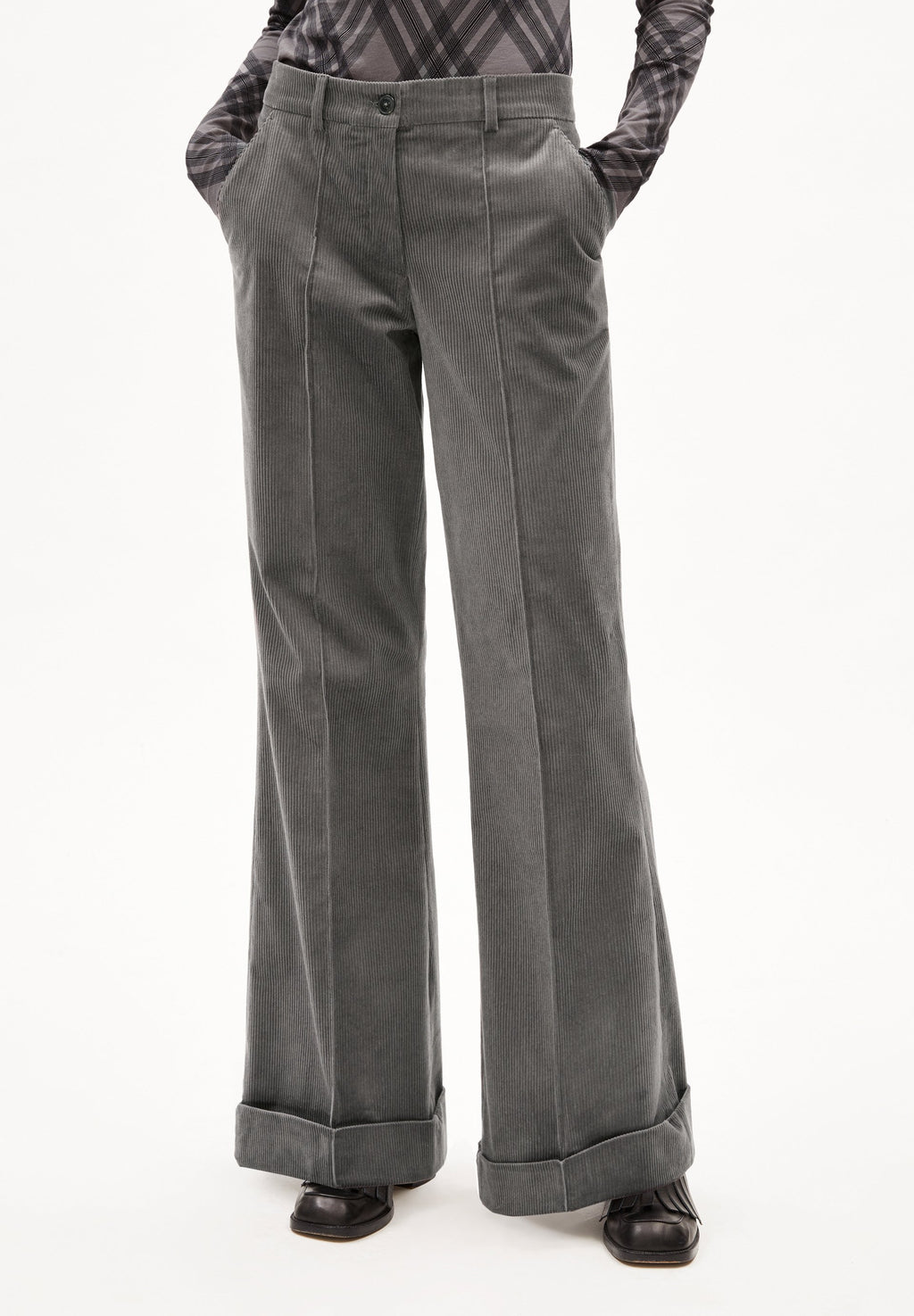 XELLAA CORDUROY Media 3